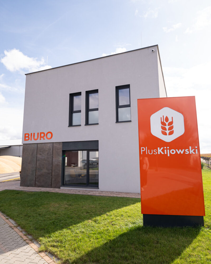 Teren PlusKijowski – hale, suszarnia, biurowiec